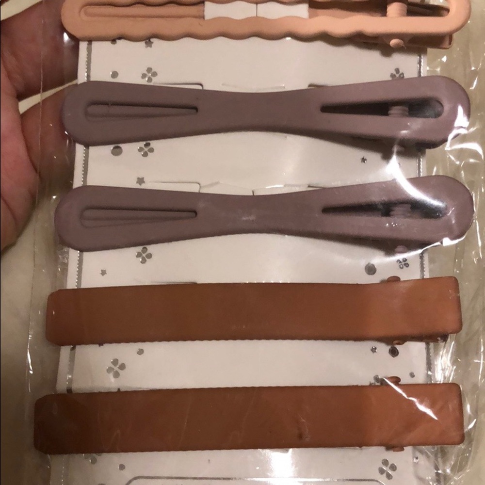 Hair Clips Set - Picture 5 of 5